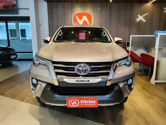 TOYOTA HILUX 2.8 SRX 4X4 CD 16V DIESEL 4P AUTOMÁTICO TOYOTA HILUX 2.8 SRX 4X4 CD 16V DIESEL 4P AUTOMÁTICO